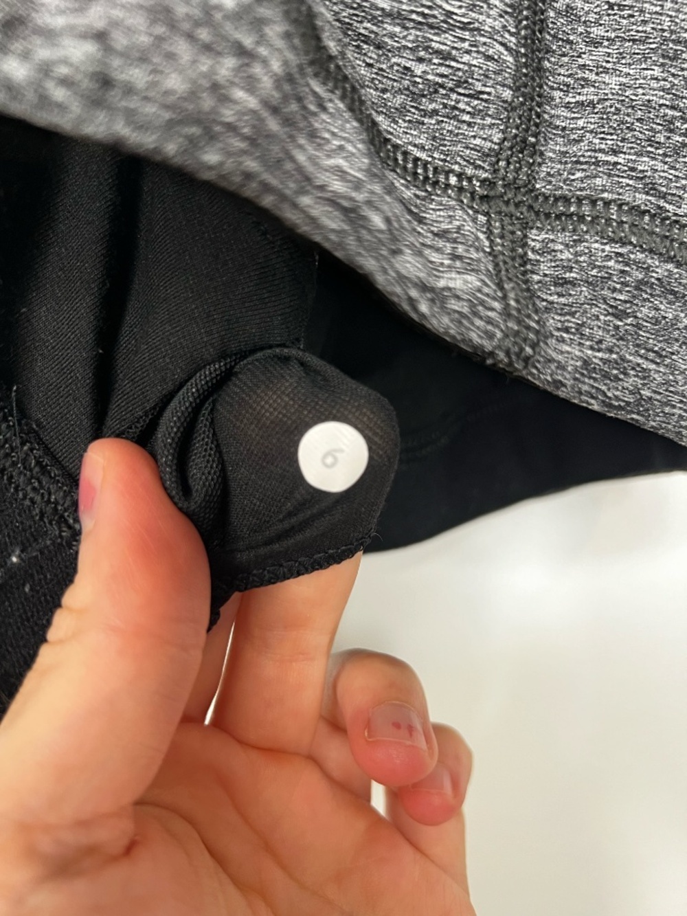 Lululemon Grey Sports Bra Size 6 Cross Back - Picture 3 of 6